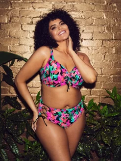 Elomi Savaneta Bikini Brief 9 Elomi Savaneta Bikini Brief -Swimwear Specialty Store ES801306ElomiSavanetaBikiniTopES801370SavanetaBikiniBriefBlackFrontLifestyle 7e52475a 9947 4866 980c aa26ed73db8b